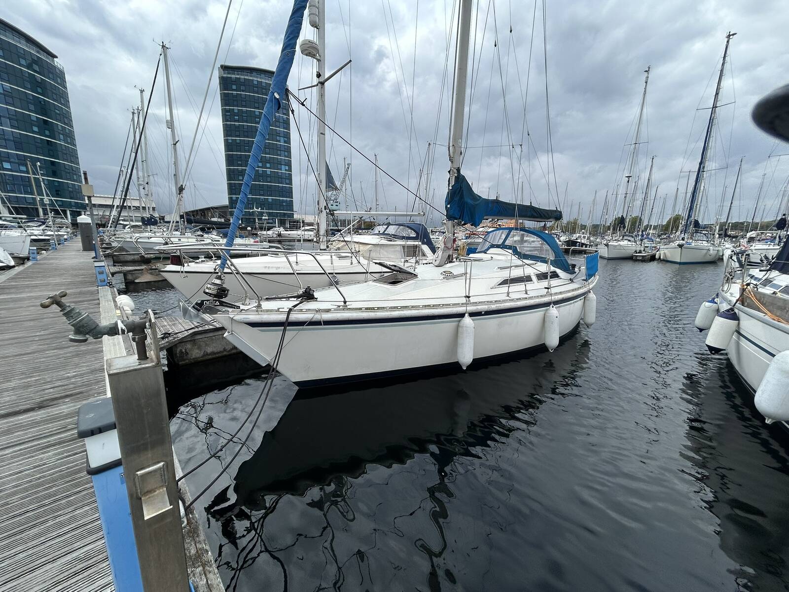 1984 Moody 31