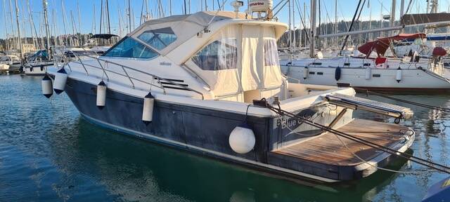 2006 Uniesse 42