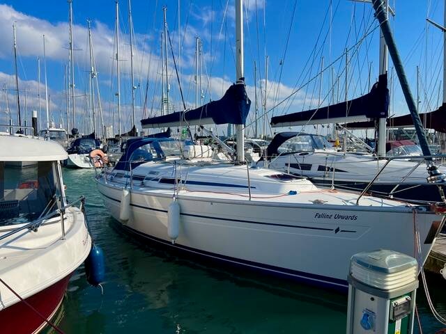 2004 Bavaria 32