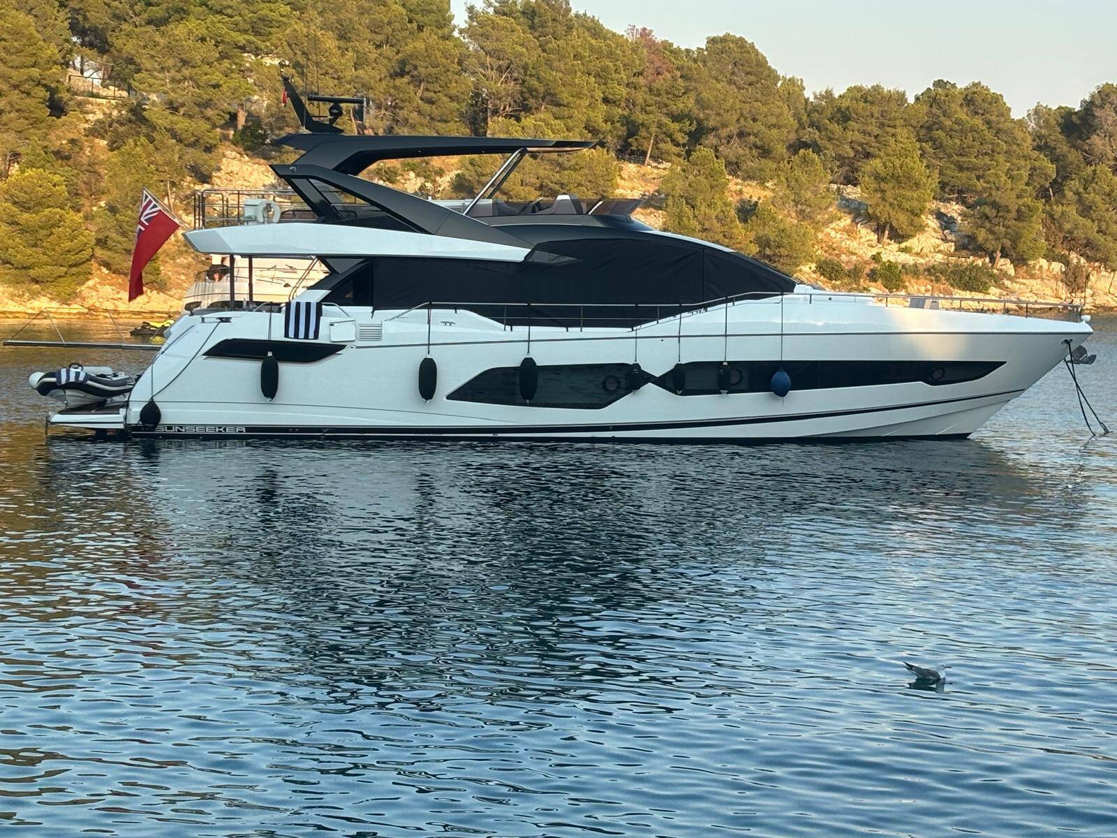 2022 Sunseeker 76 Yacht