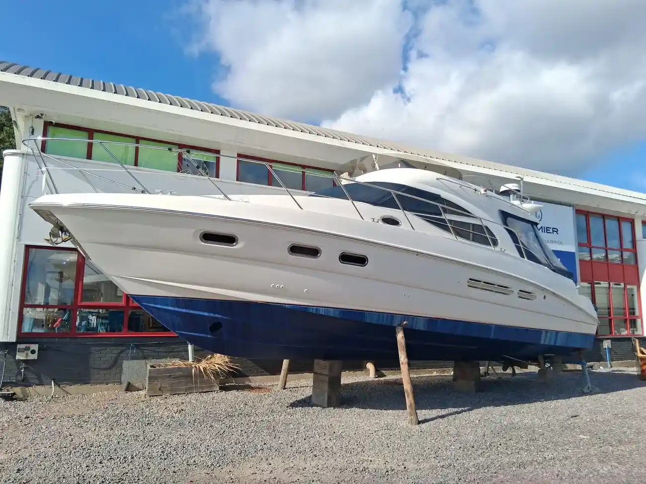 2005 Sealine F42
