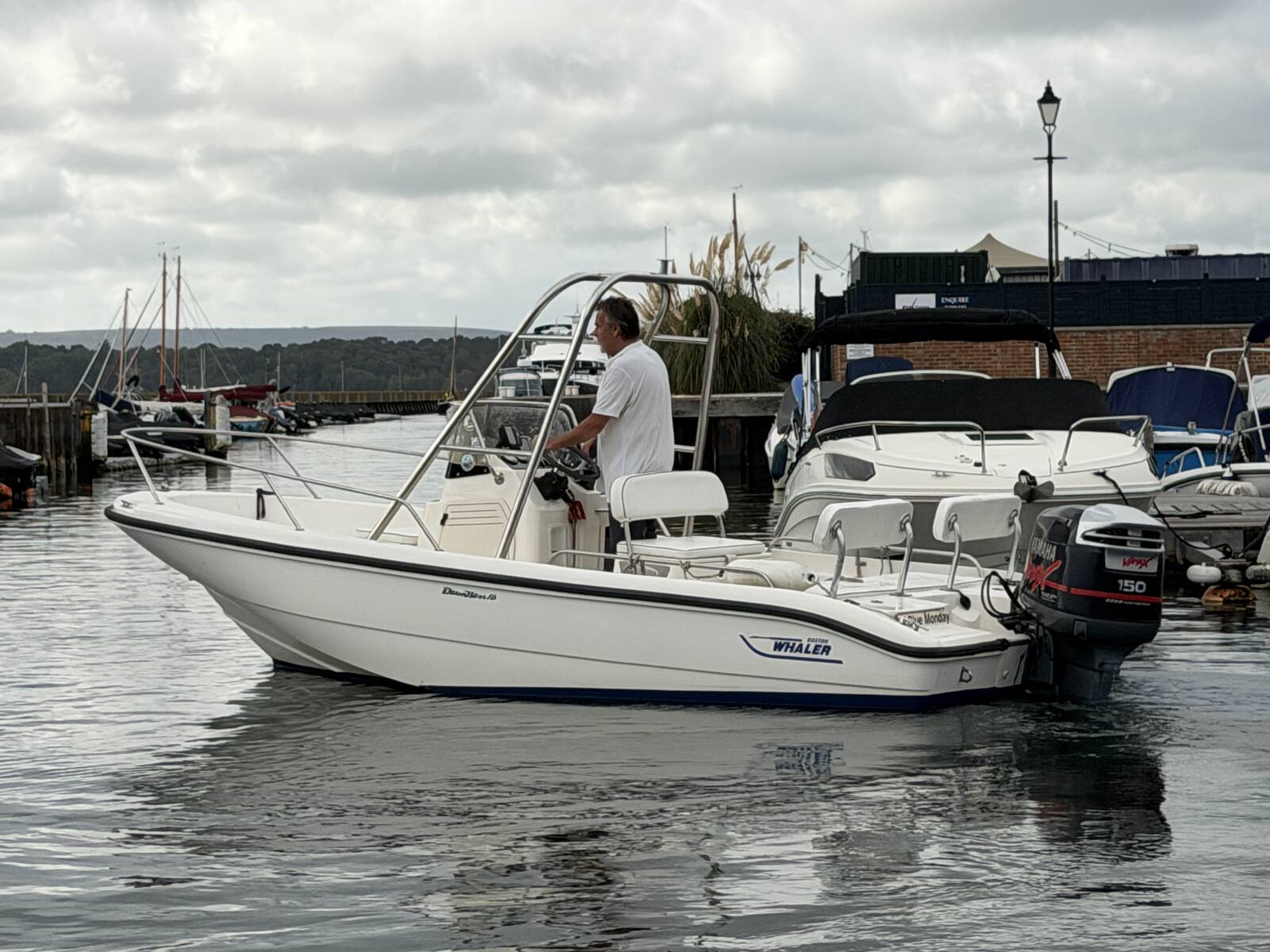 1999 Boston Whaler Dauntless 18