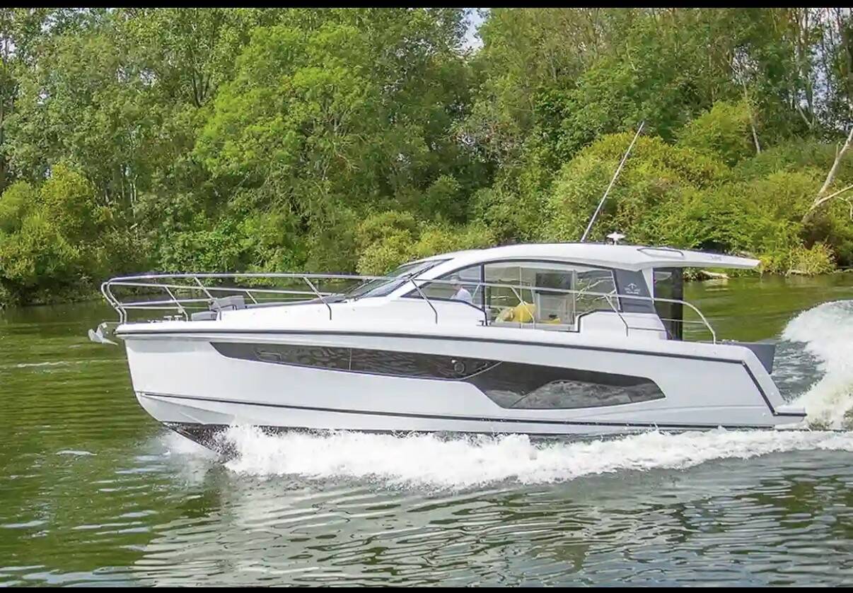 2023 Sealine C335