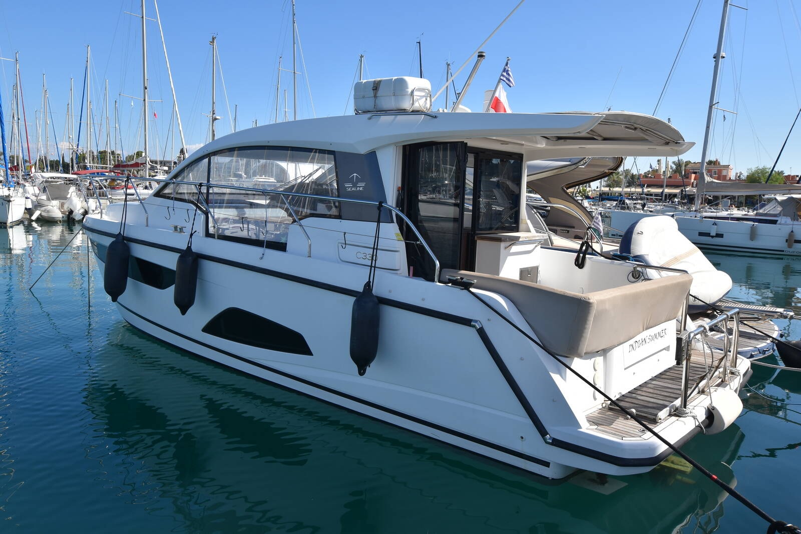 2016 Sealine C330