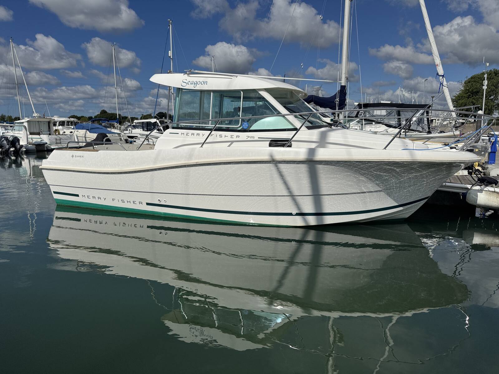 2008 Jeanneau Merry Fisher 725