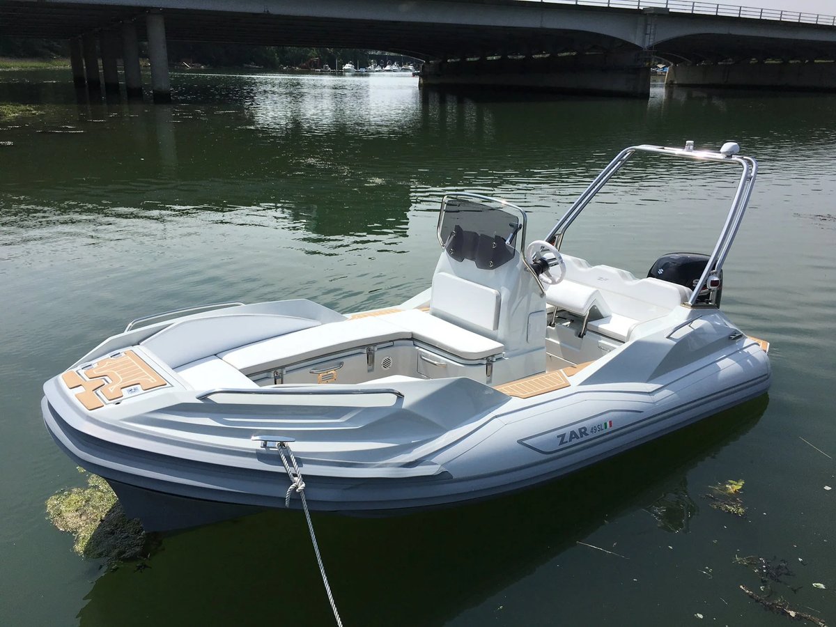 ZAR 49 Sport Luxury + Honda Outboard