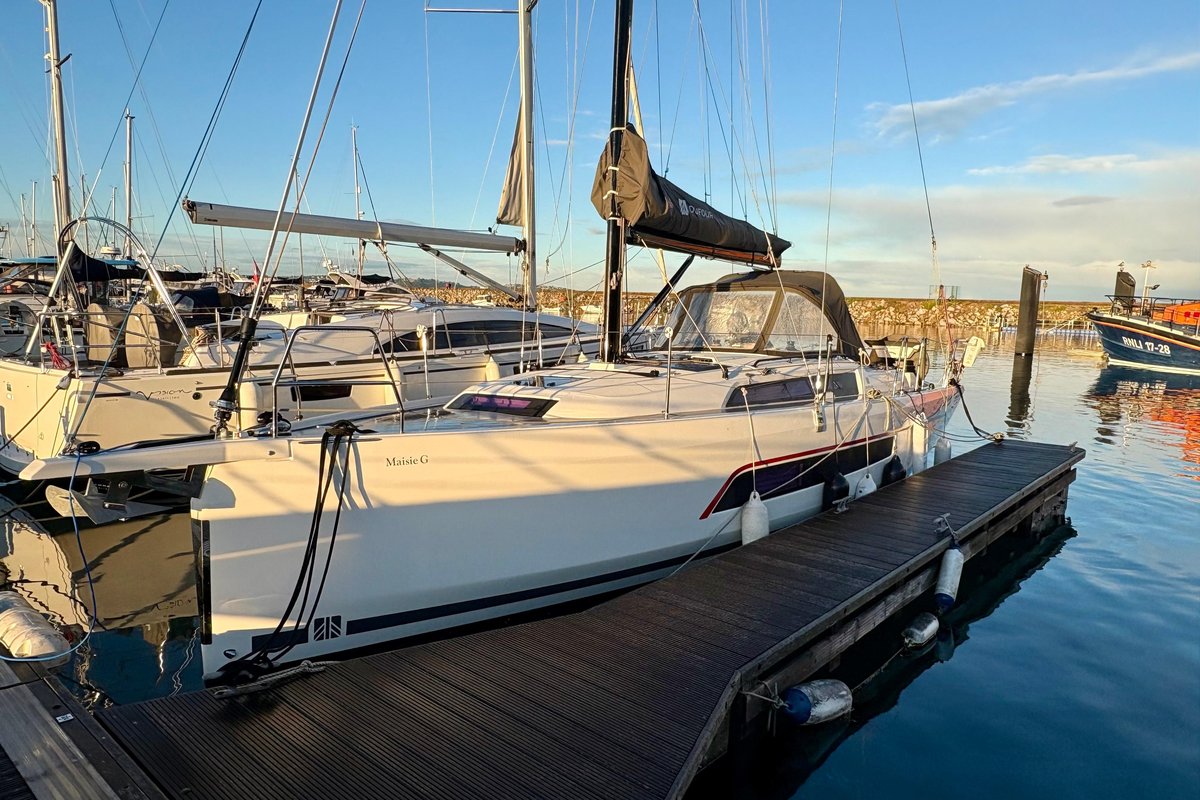 2023 Dufour 37 Performance