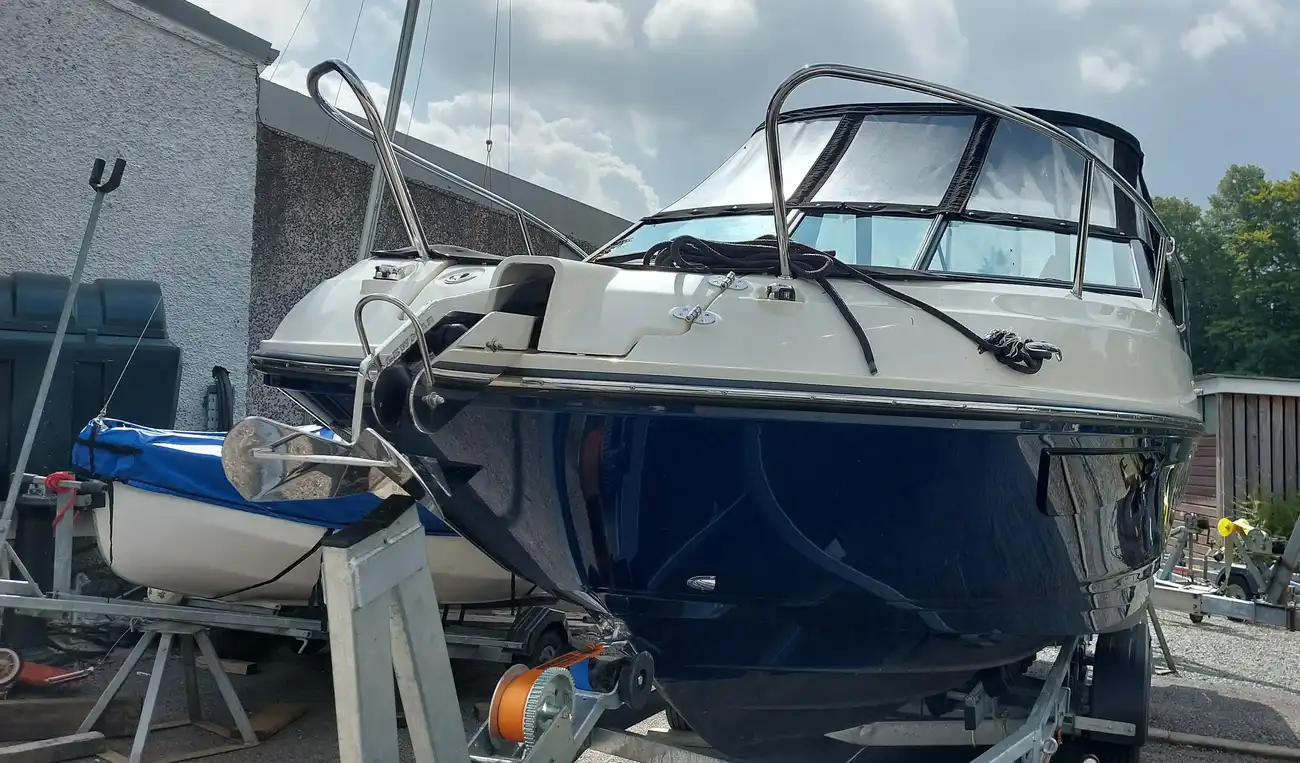2022 Sea Ray 230 Sunsport