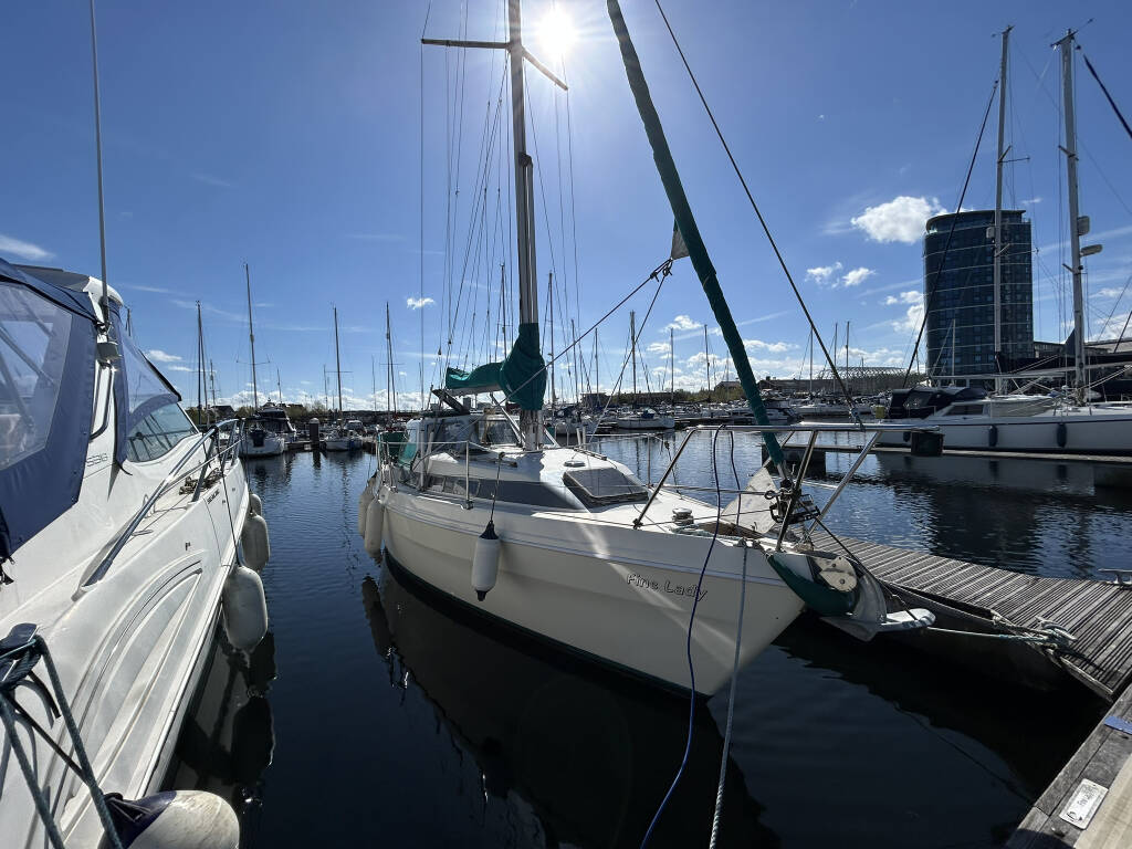 1987 Hunter Horizon 32 Wheelhouse