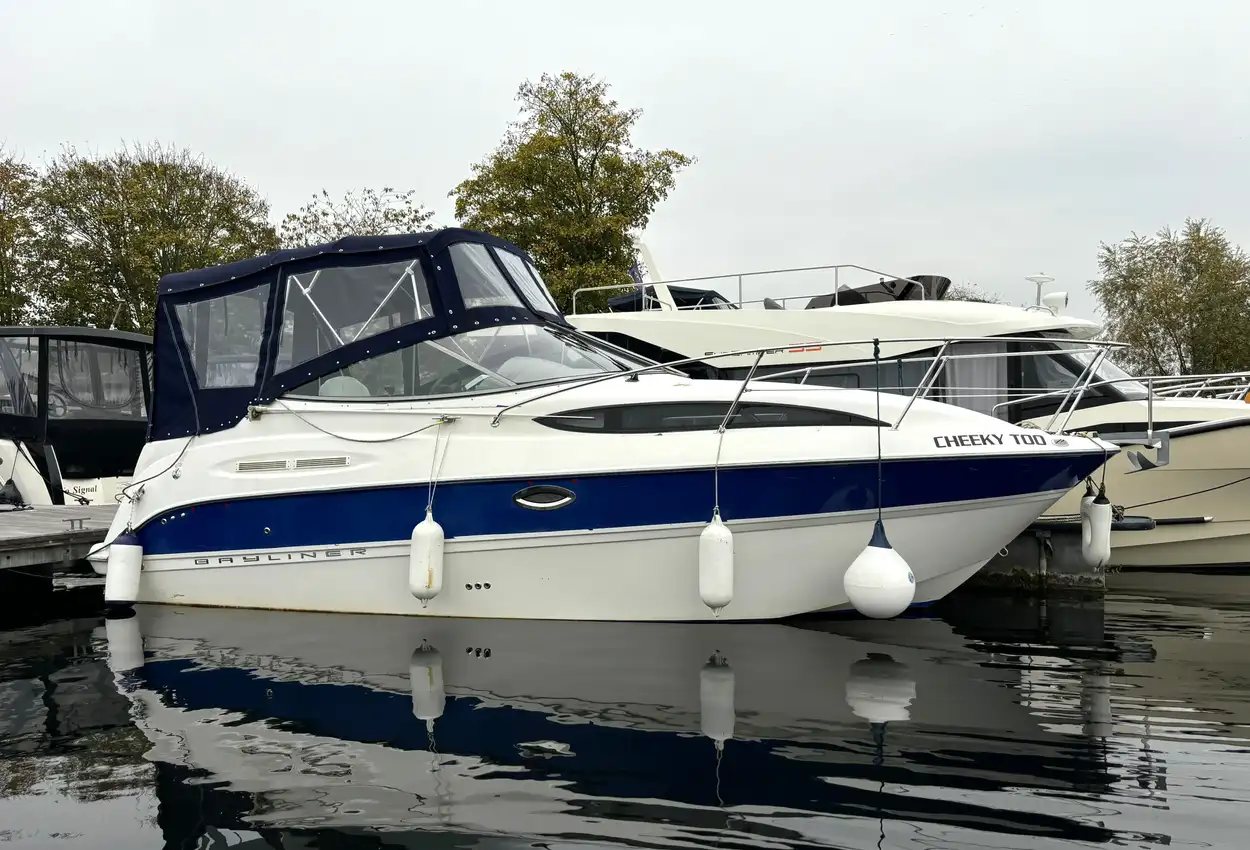 2006 Bayliner 245
