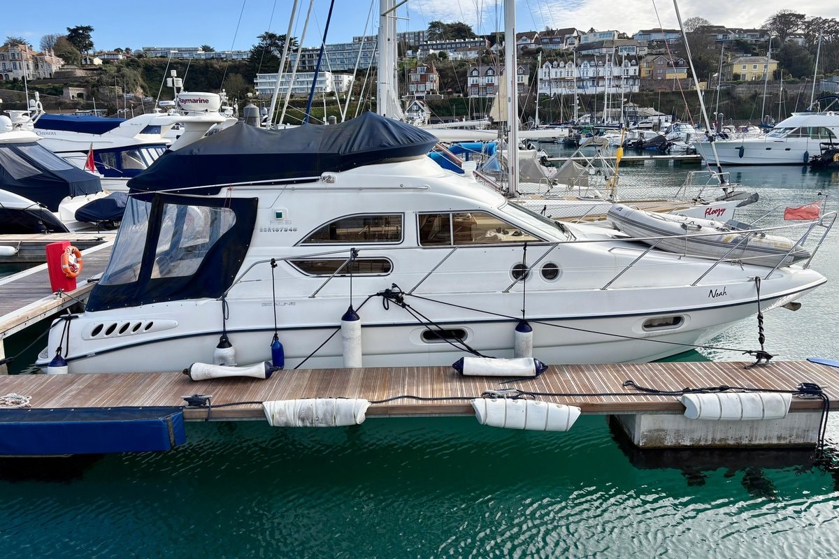 2002 Sealine F33