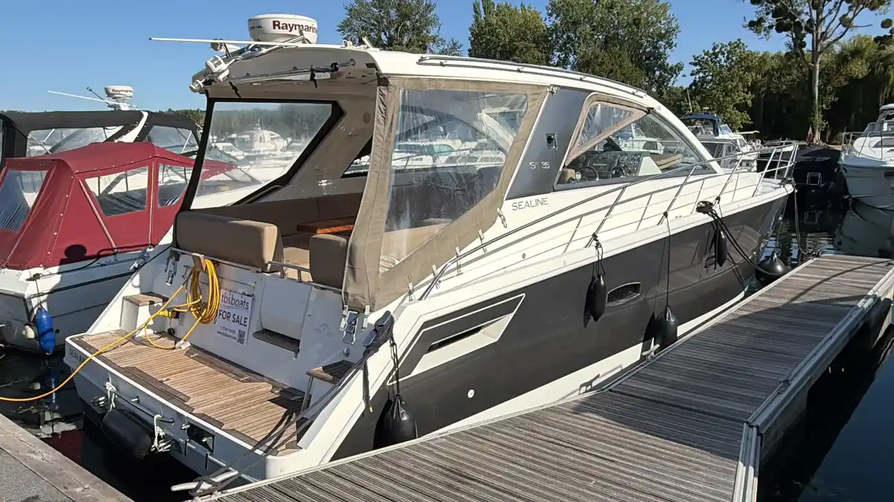 2011 Sealine SC35