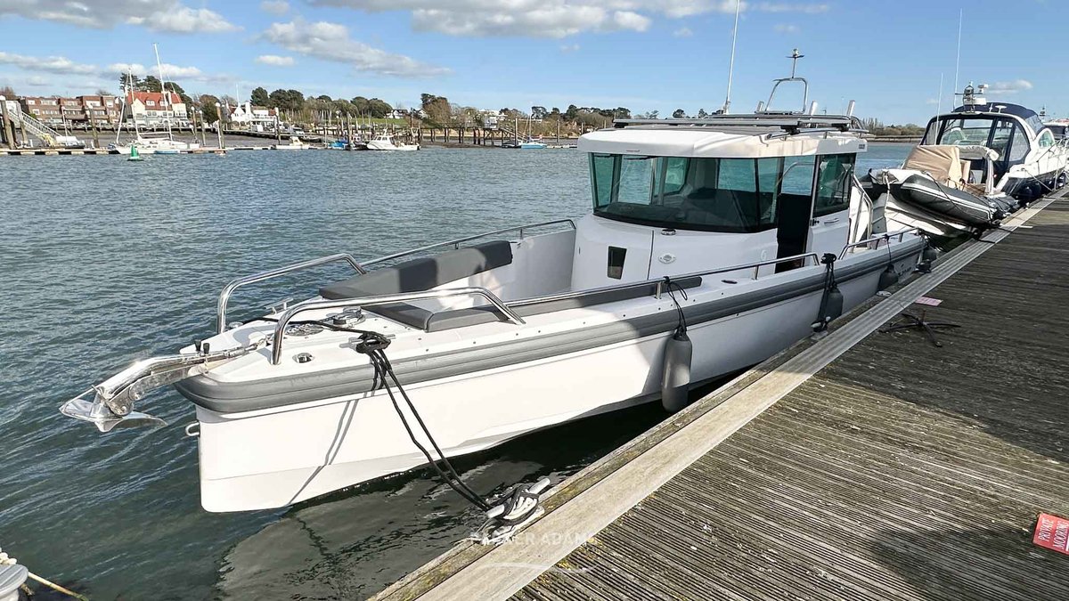 2019 Axopar 28 Cabin