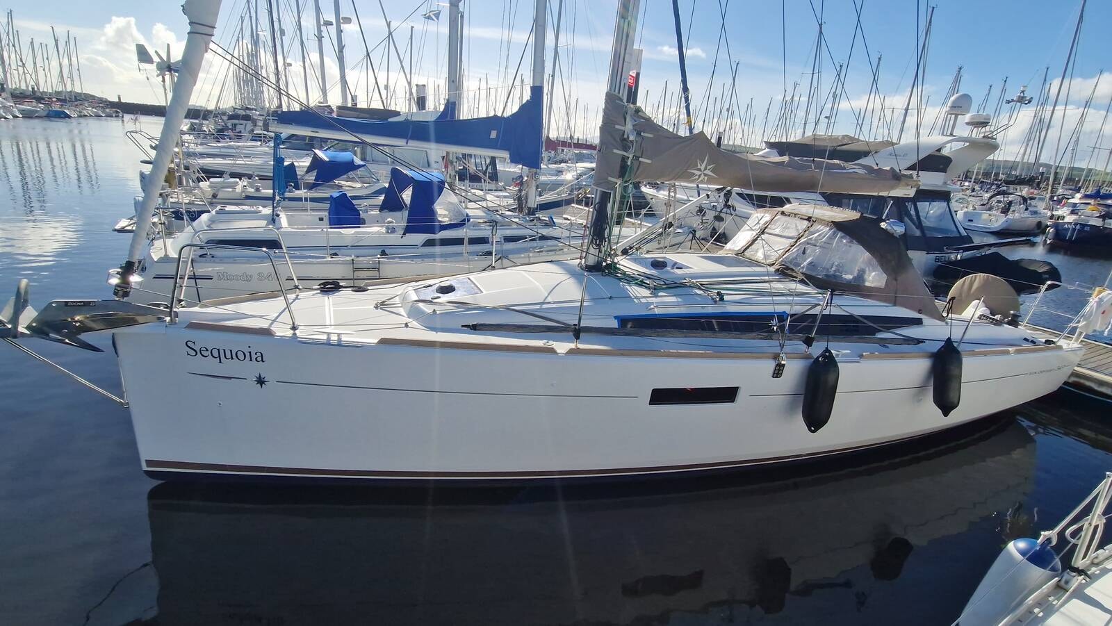 2016 Jeanneau Sun Odyssey 349