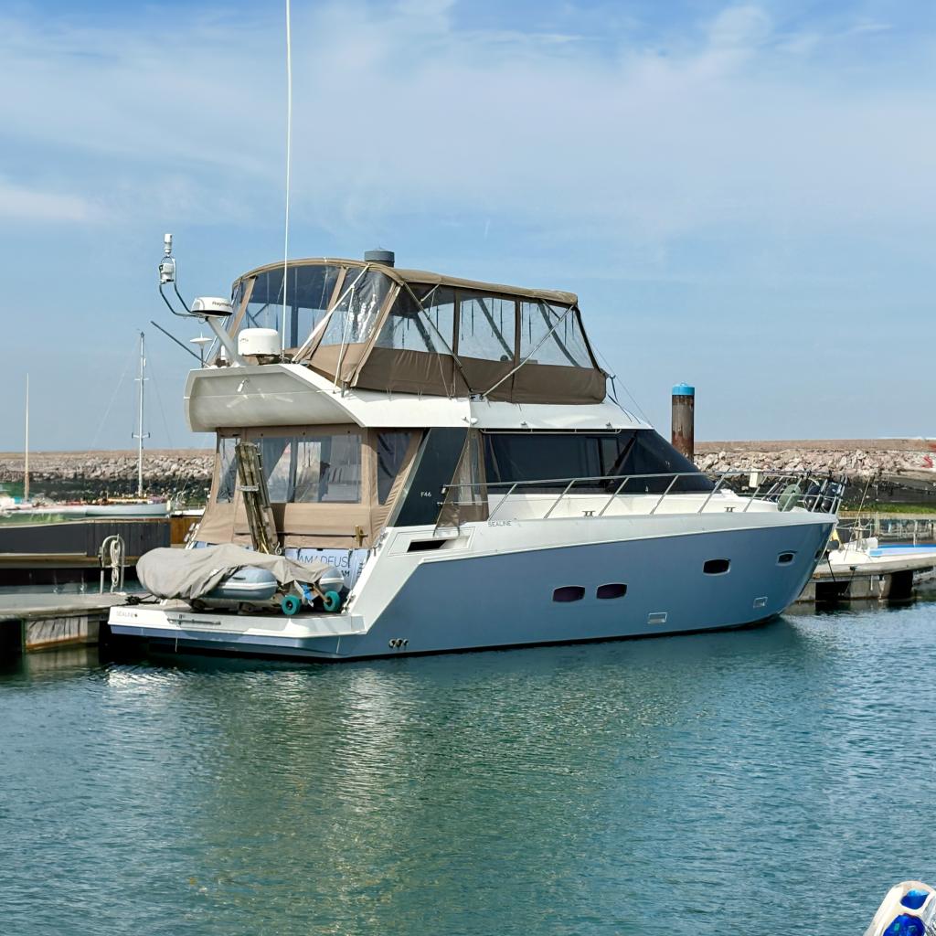 2011 Sealine F46