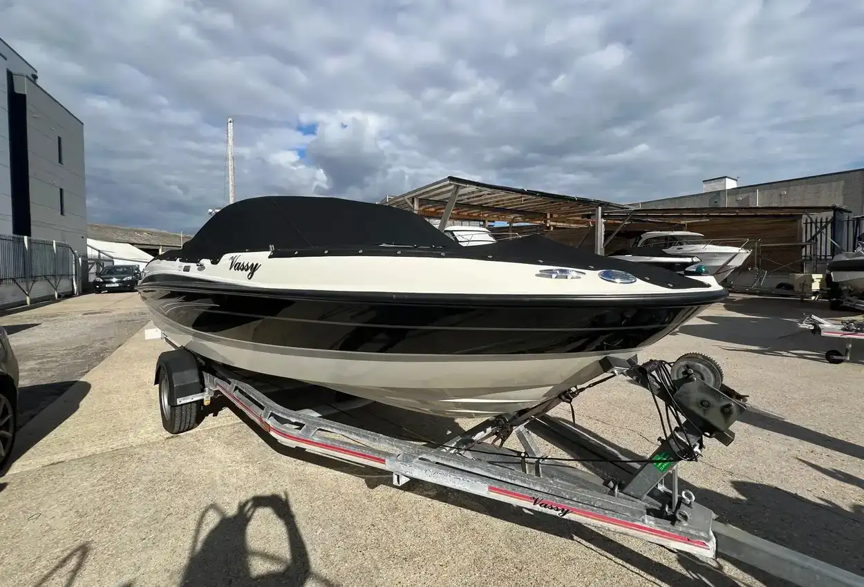 2011 Bayliner 185