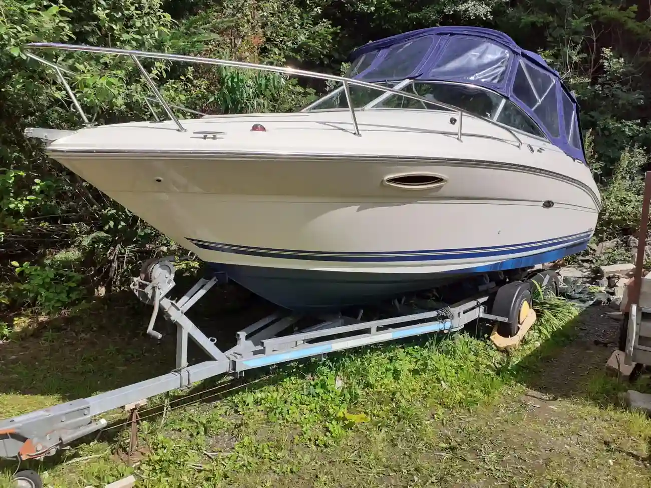 200 Sea Ray 225 Weekender