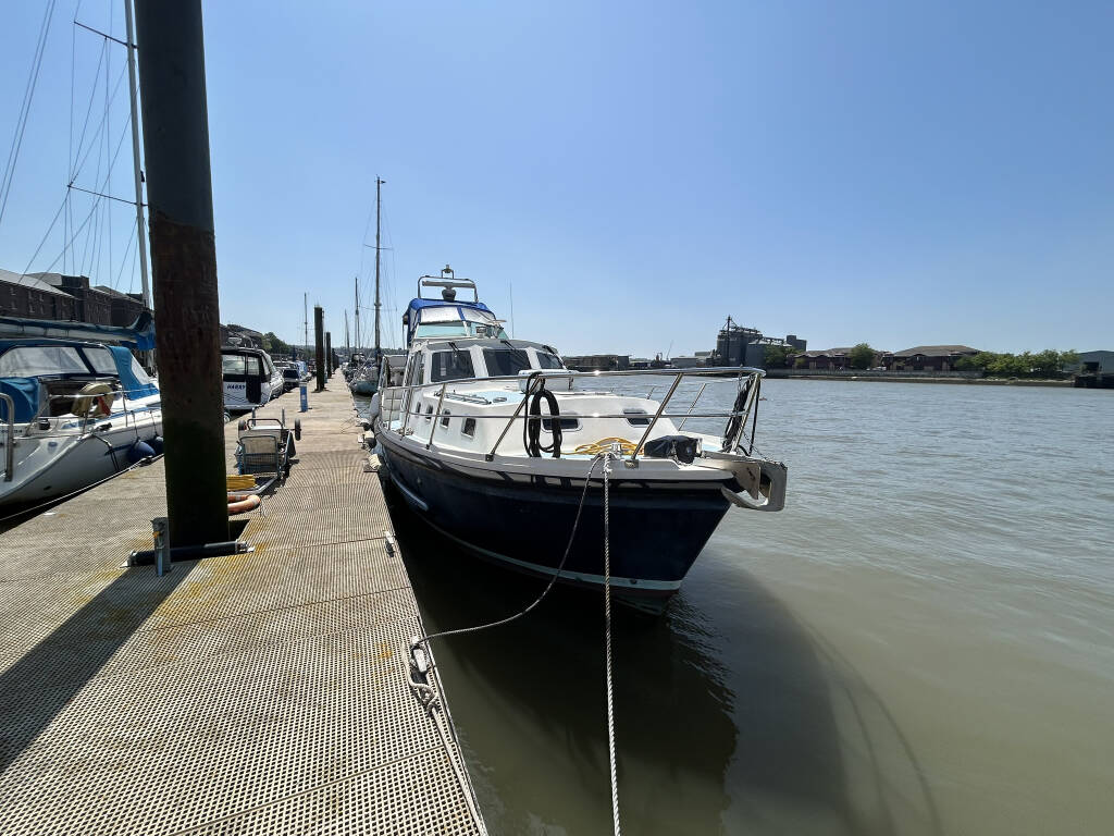1998 Aquastar Ocean Star 118