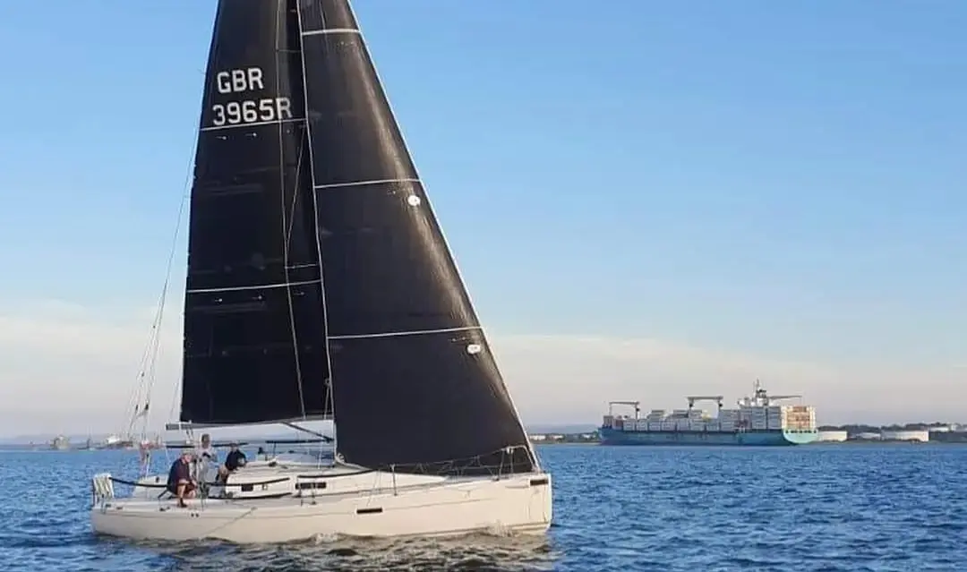 2014 J Boats J97