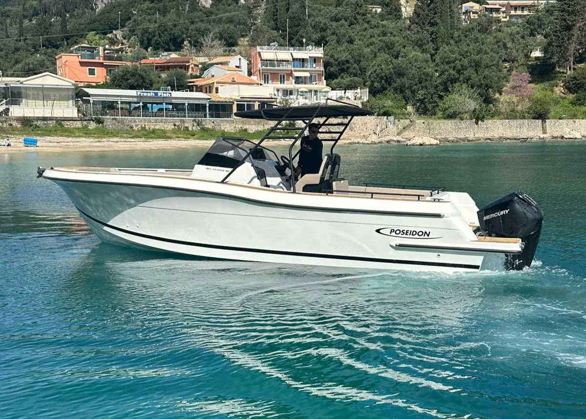 Poseidon Blu Water 300 + Honda Outboard
