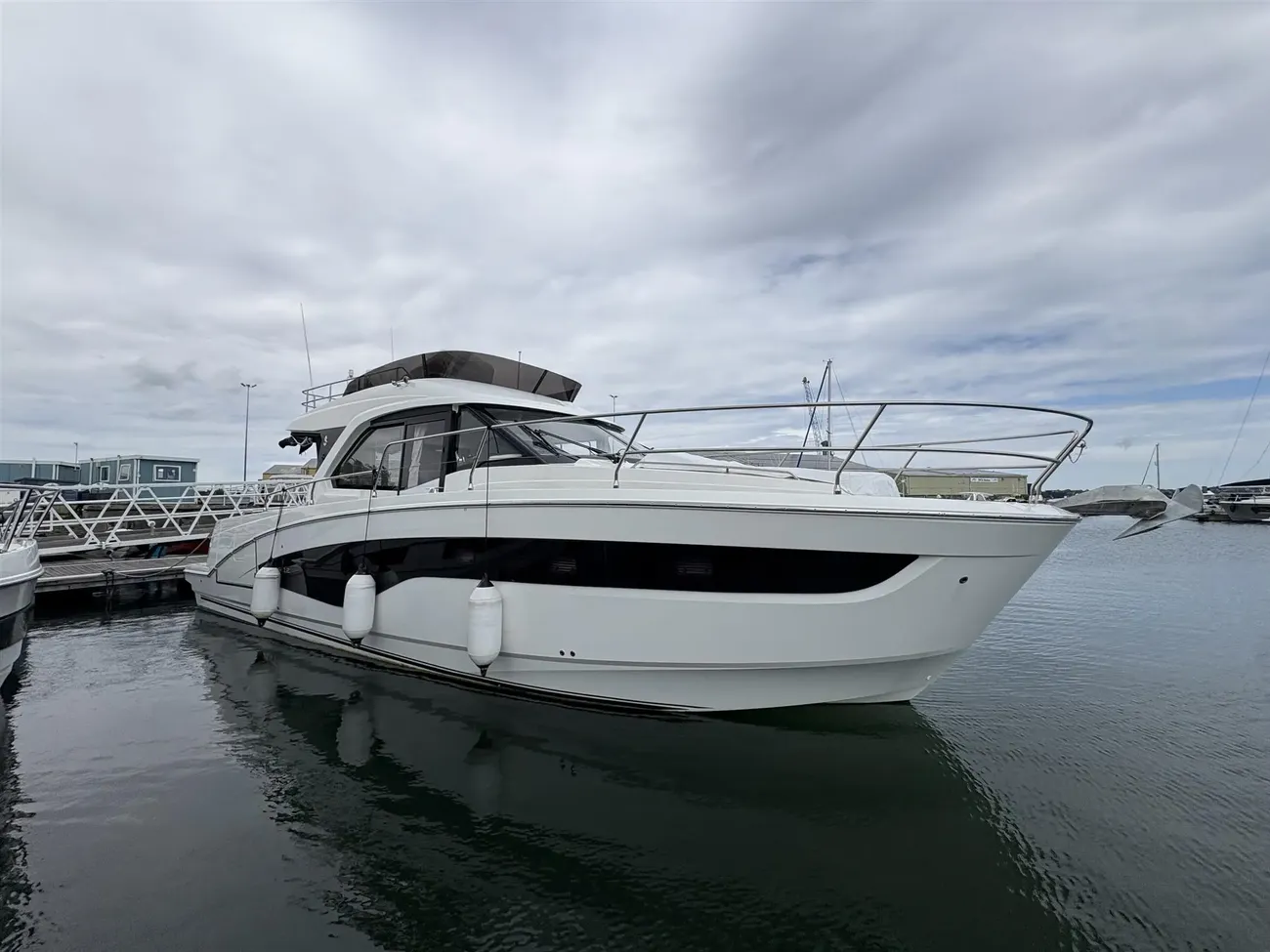 2025 Beneteau Antares 12