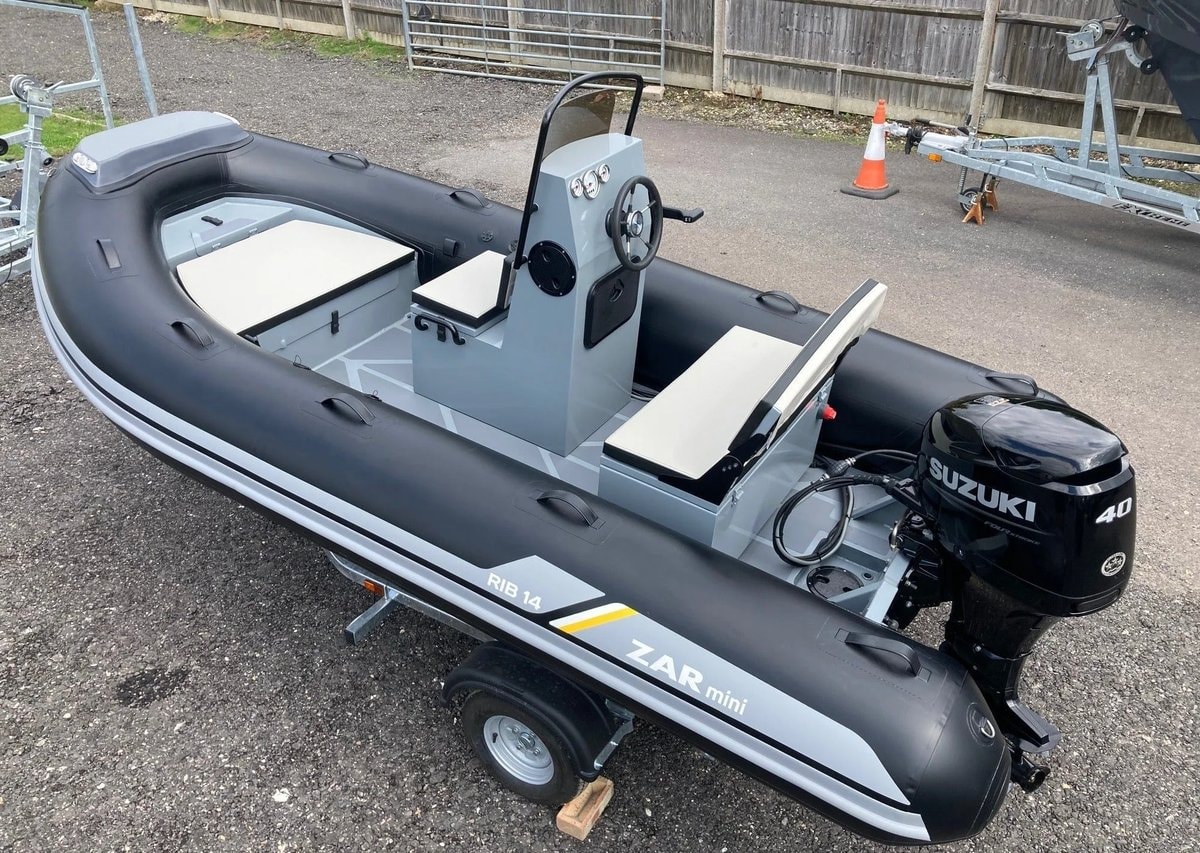 ZAR mini RIB PRO 14 4.2m Console RIB+ Honda Outboard