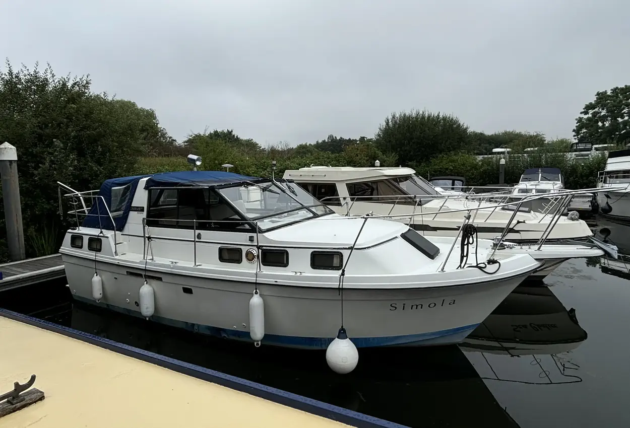 1985 Carver 2807 Riviera