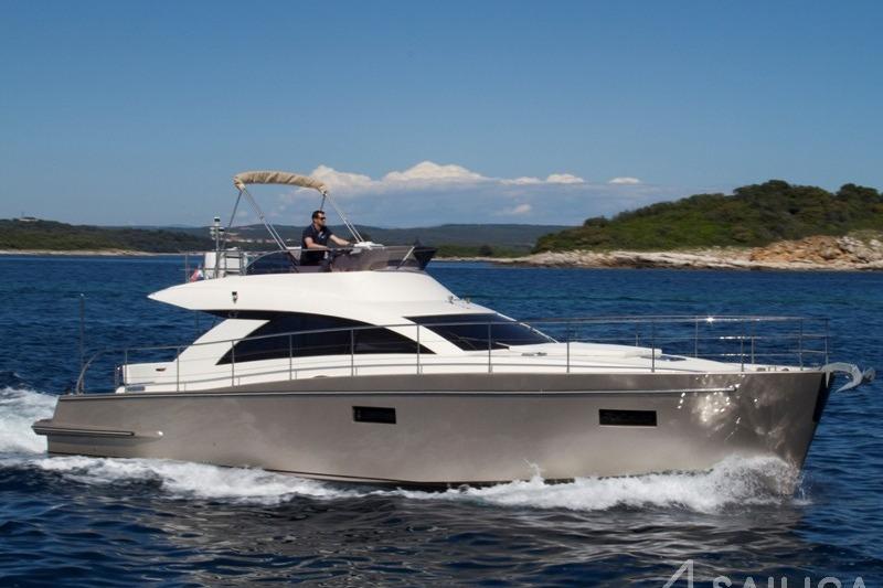 2012 Custom Built Cyrus 13.8 Flybridge