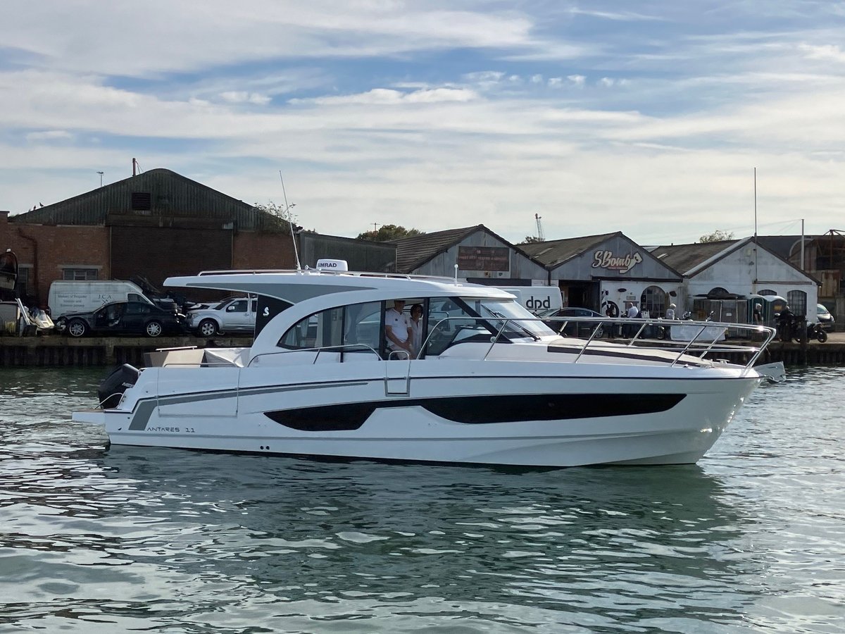 2023 Beneteau Antares 11 OB - (Seakeeper)