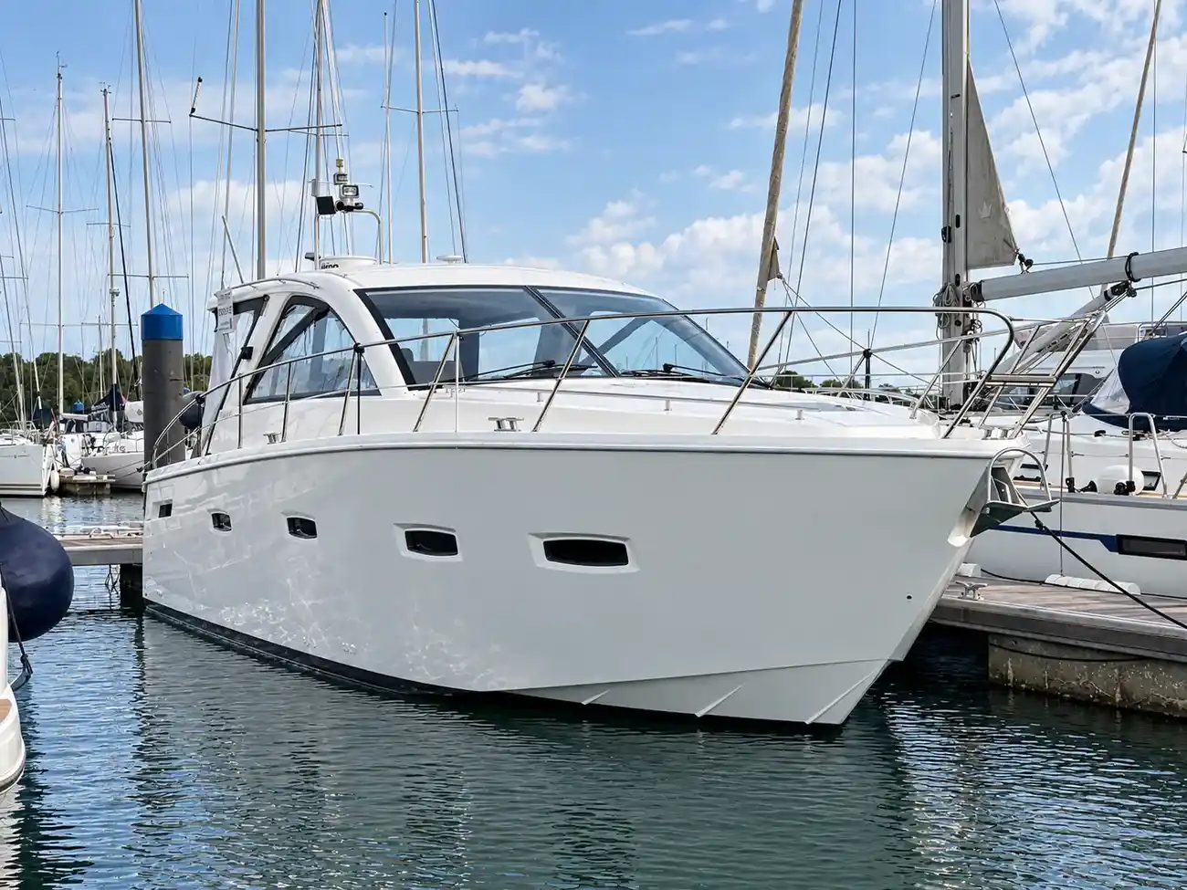 2011 Sealine SC35