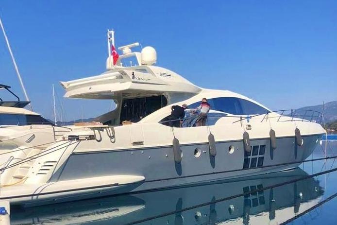 2006 Azimut 86S