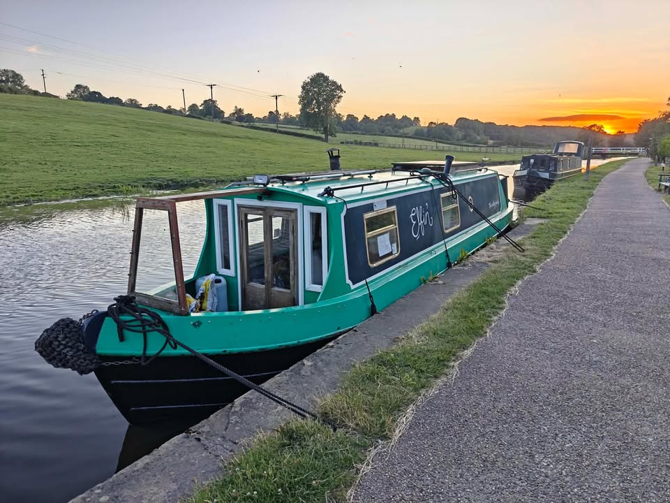 Elfin - 35ft Stern Cruiser Narrowboat - 1997 - Hallmark 'boats - Vetus Engine - Potential mooring at Rodley, West Yorkshire