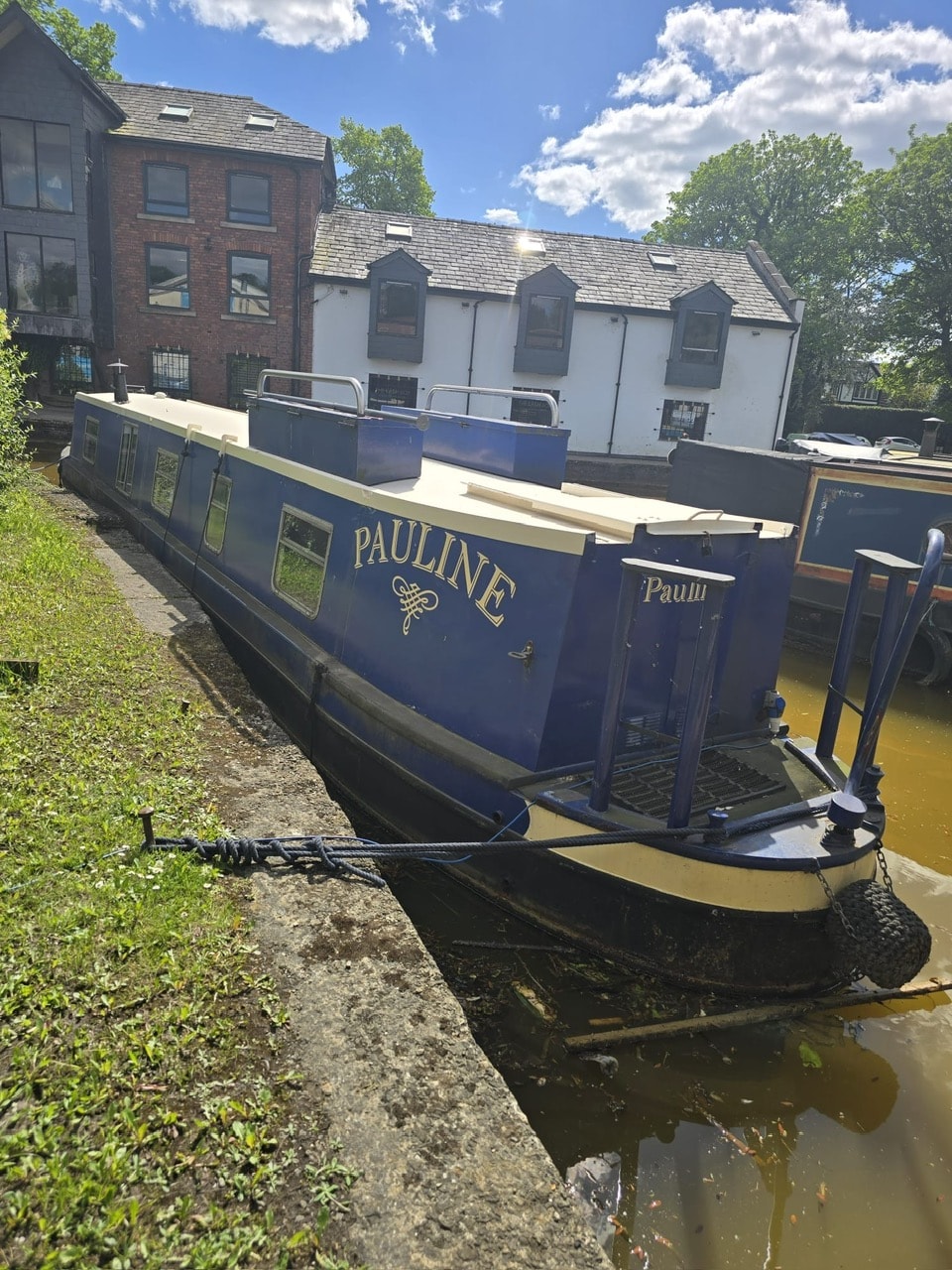 Narrow Boat 2001 Liverpool