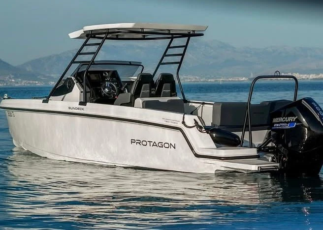 PROTAGON 25 Space + Honda Outboard