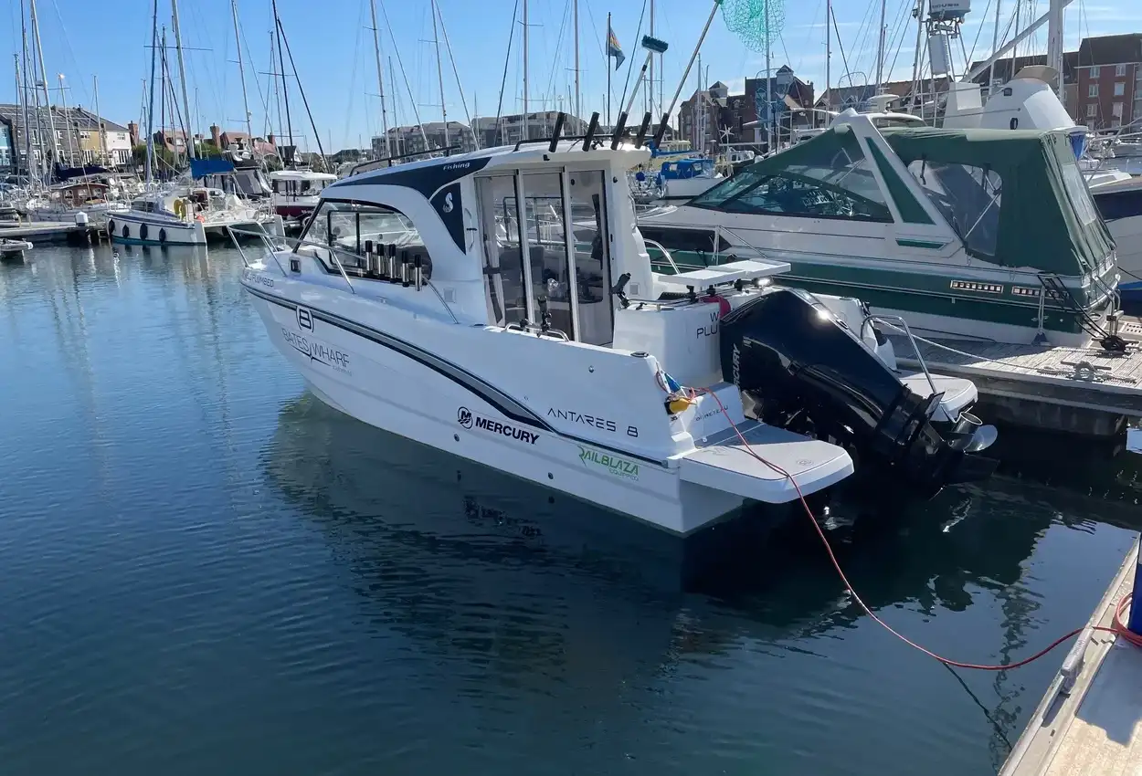 2023 Beneteau Antares 8 Fishing