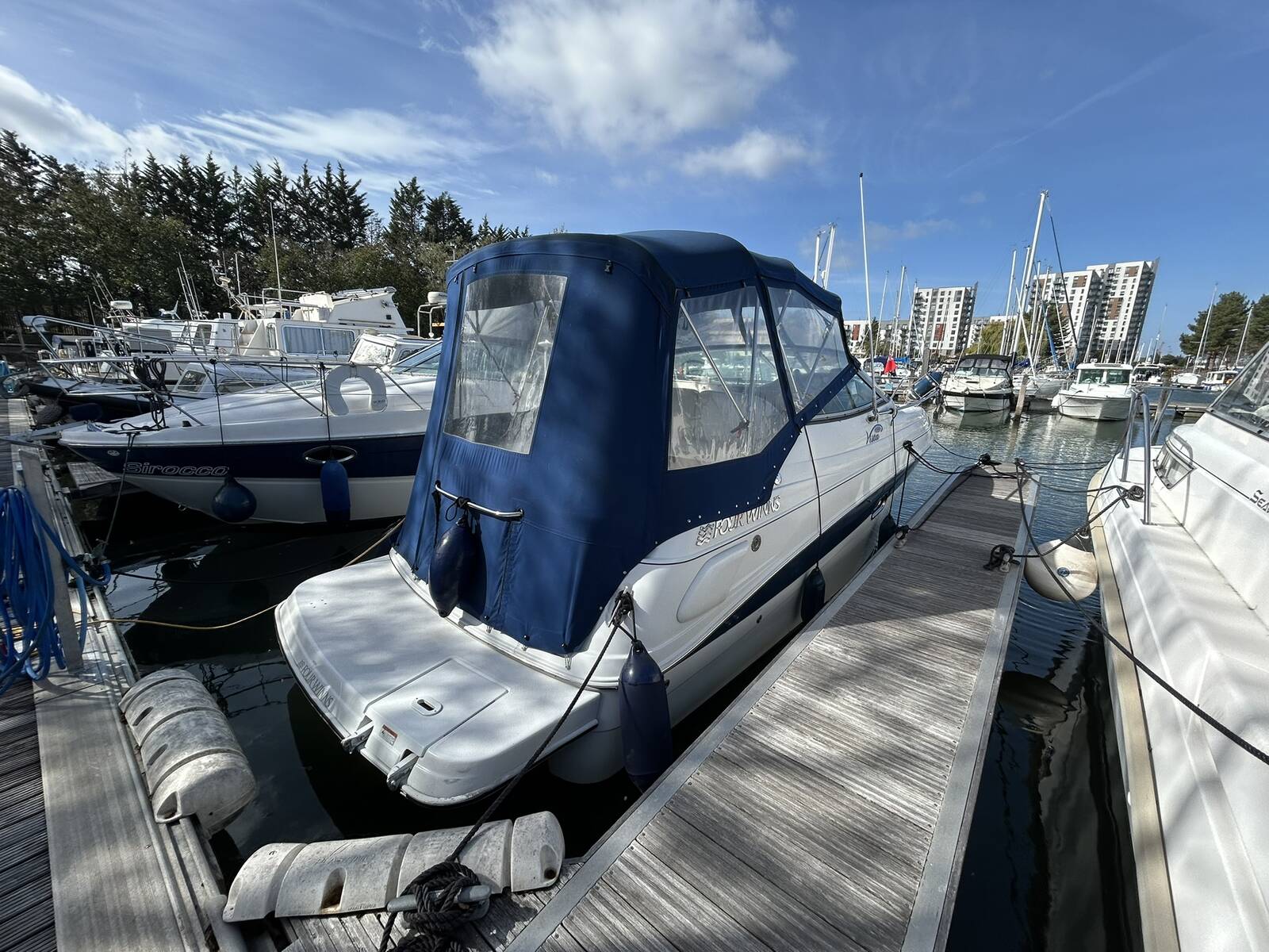 2004 Four Winns 248 Vista