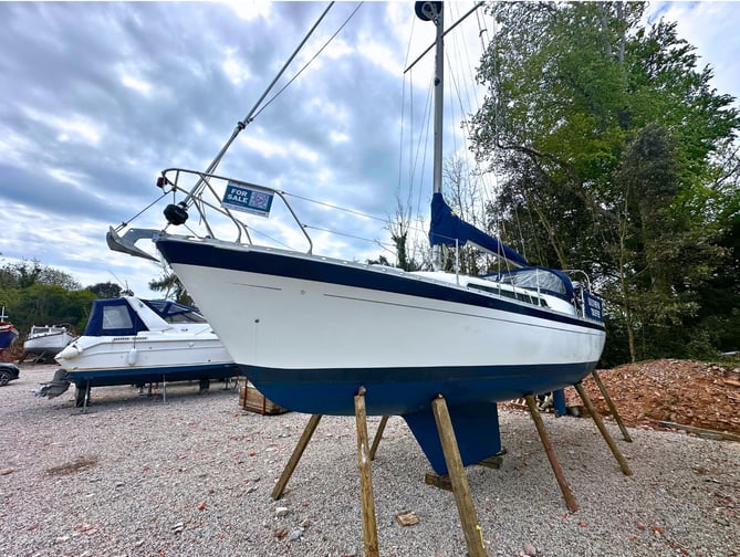 1978 Moody 30 New Engine, Canvas and Nav Upgrades