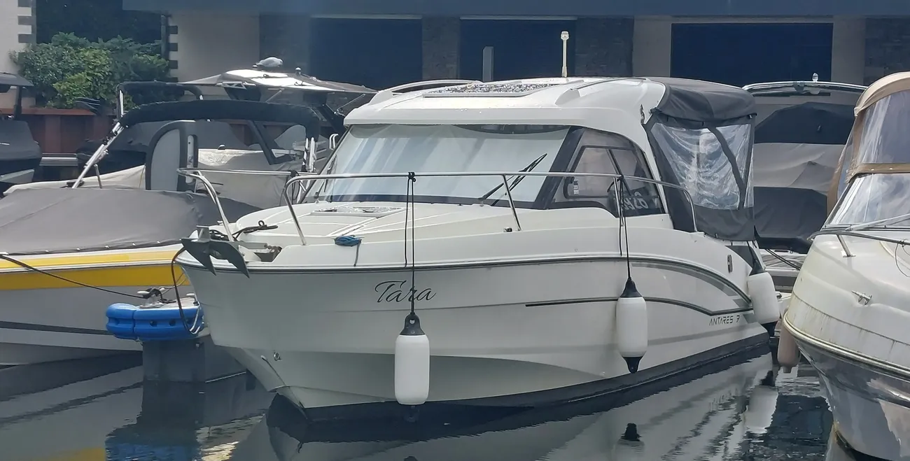 2019 Beneteau Antares7 OB
