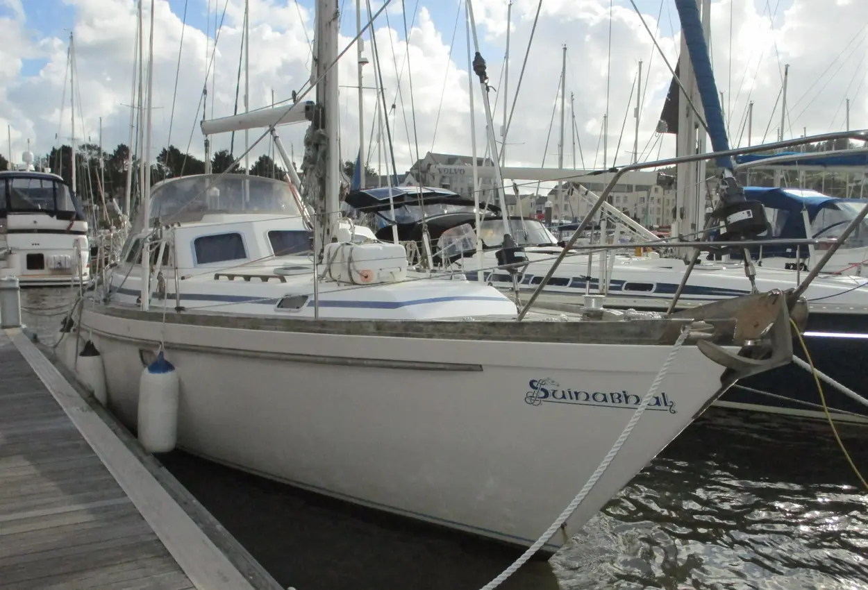 1992 Sovereign 40 Deck saloon