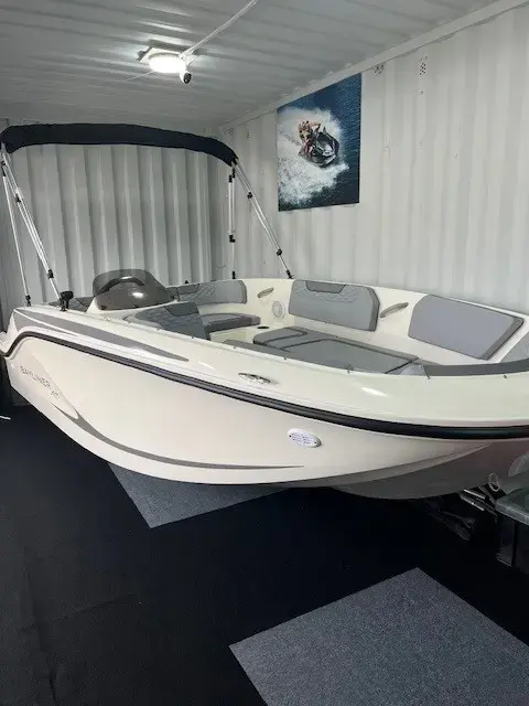2023 Bayliner M 15