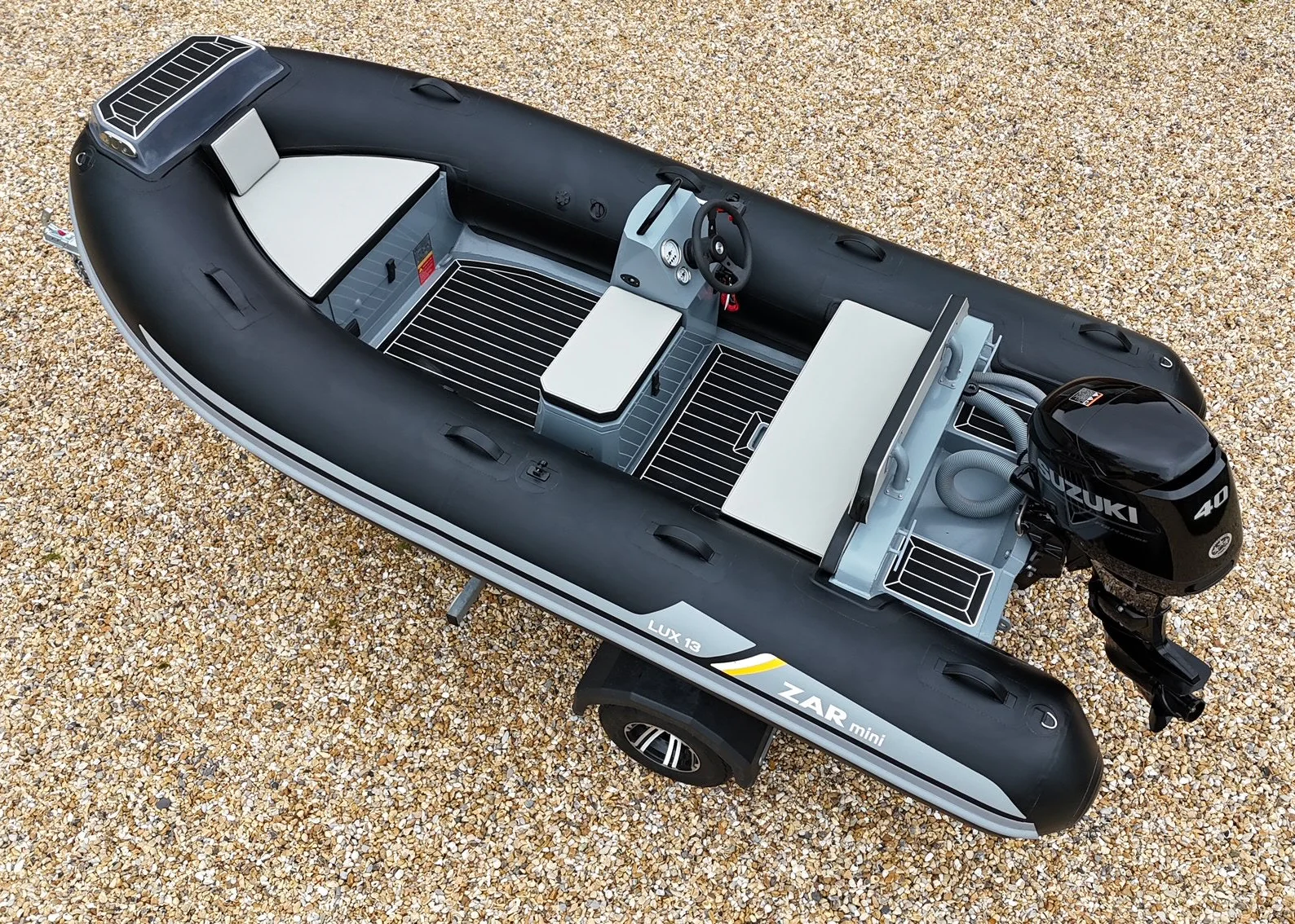 ZAR mini LUX 13 3.9m Console RIB + Honda Outboard
